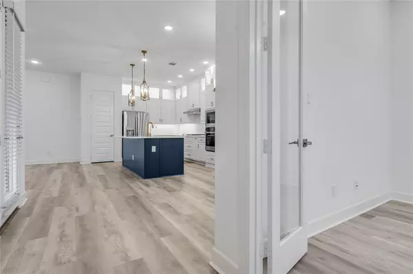 Arlington, TX 76005,701 Prairie Falcon Drive