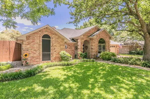 Arlington, TX 76001,6215 Suffolk Drive