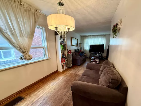 Toronto E03, ON M4J 4V9,28 Durant AVE