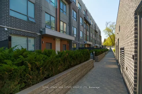 650 Atwater AVE #13, Mississauga, ON L5E 3K2