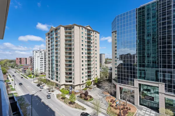 London East, ON N6A 2S6,505 Talbot ST #806
