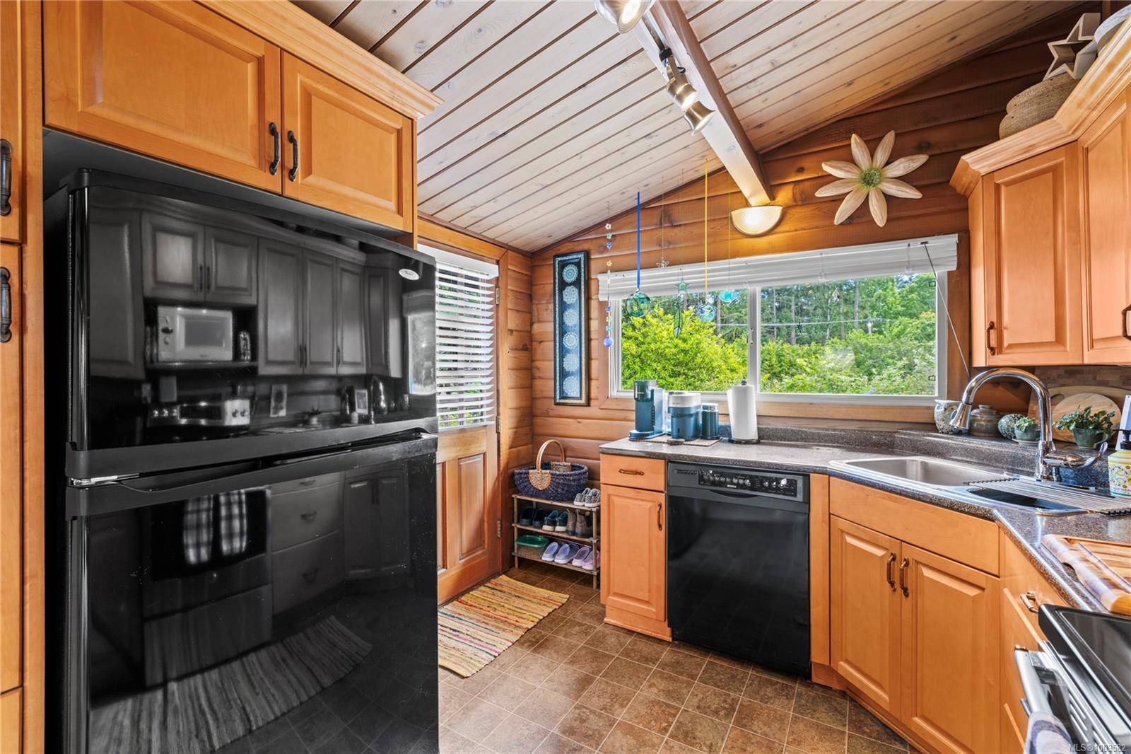 Lantzville, BC V0R 2H0,7011 Dickinson Rd