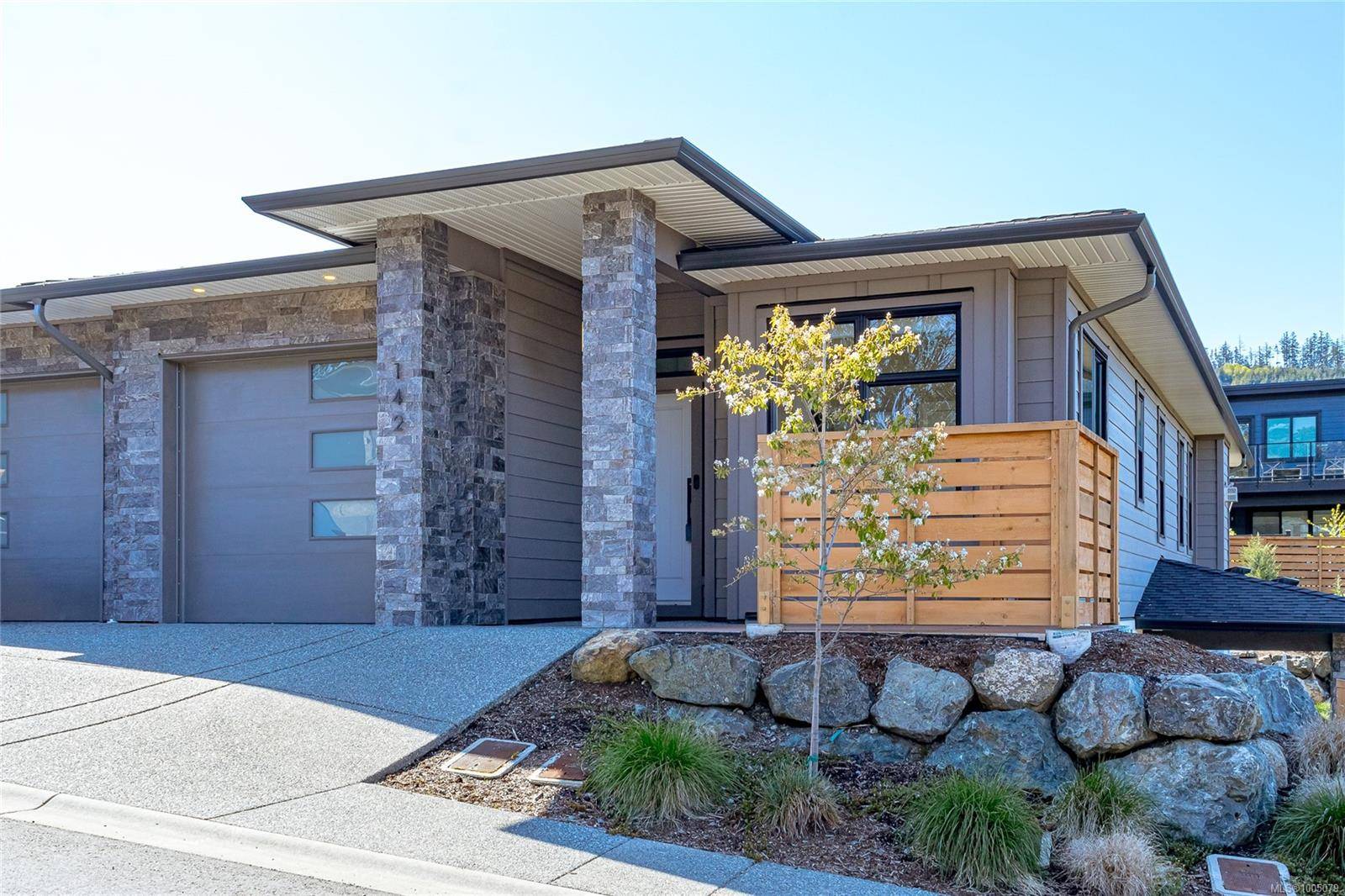 1234 Viewtop Rd #142, Duncan, BC V9L 0H7