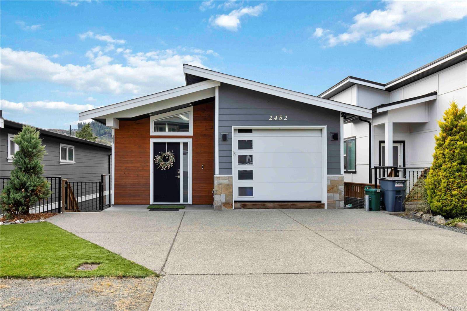2452 Prospector Way, Langford, BC V9B 5X6