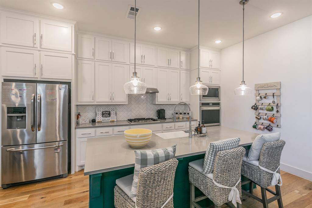 2425 Longspur Drive, Fort Worth, TX 76008