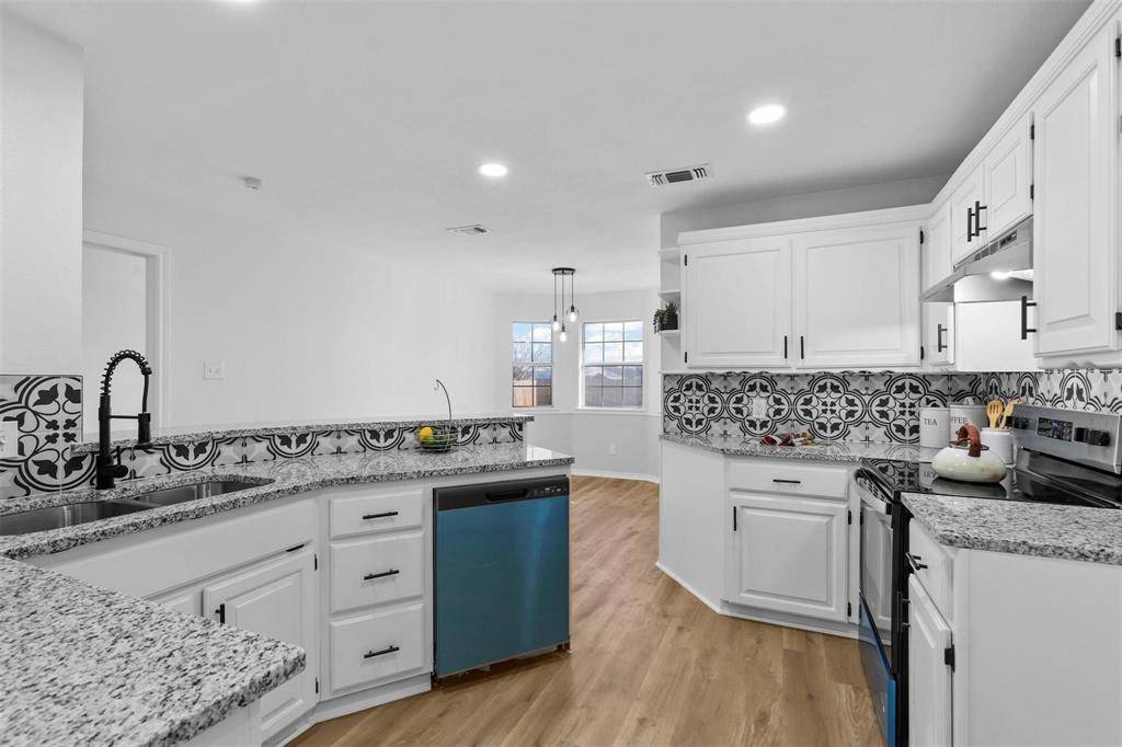Granbury, TX 76048,4003 View Point Drive