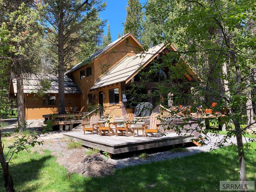 3953 Fawn Run, Island Park, ID 83429