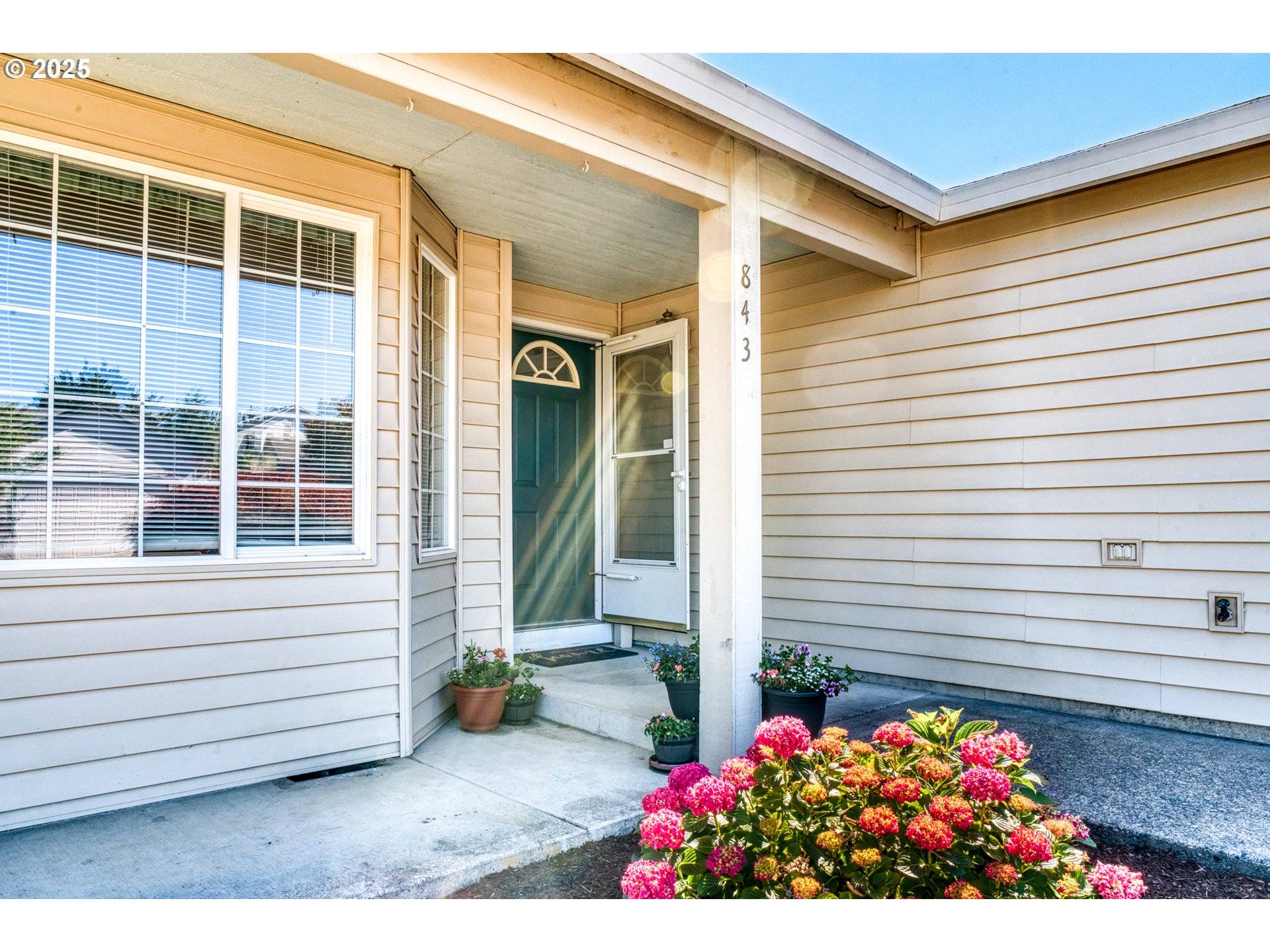 Lafayette, OR 97127,843 E 10TH CT