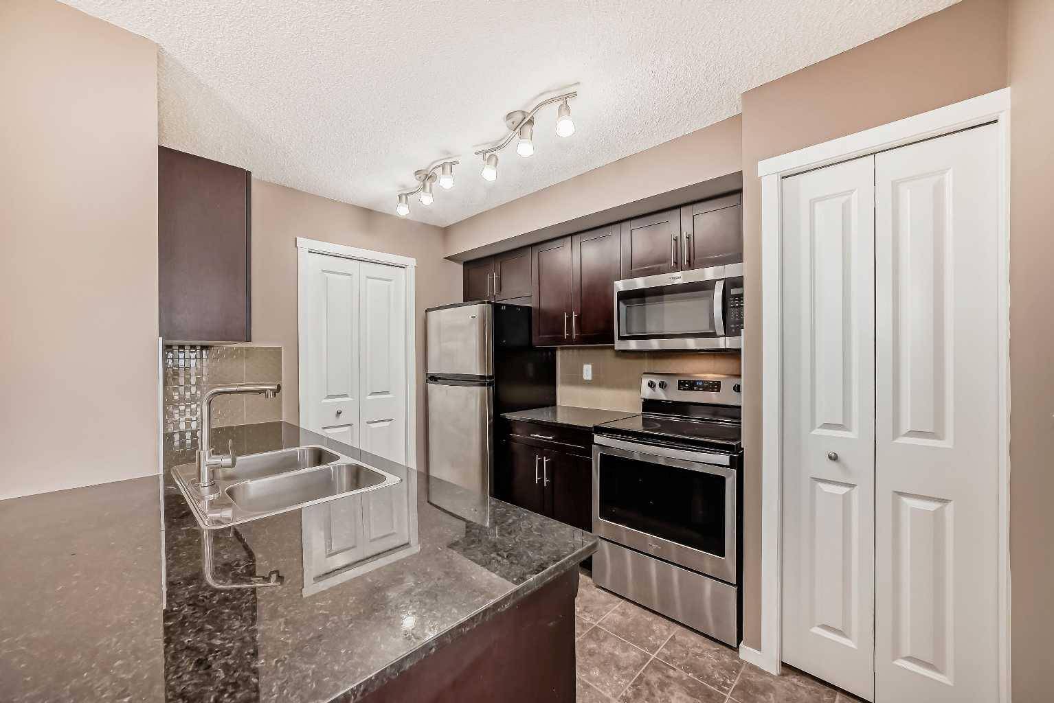 Calgary, AB T2X2B9,81 Legacy BLVD SE #2310