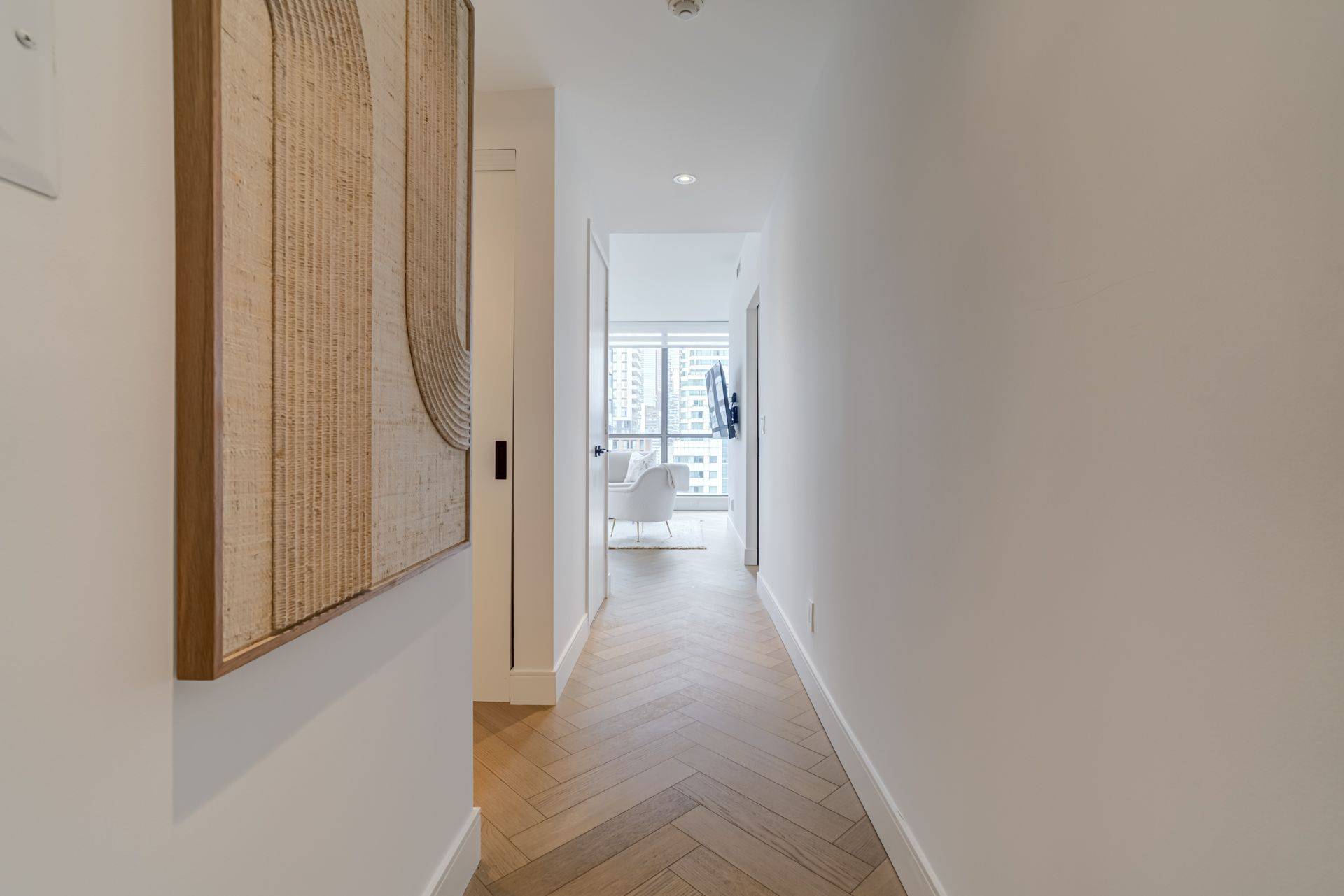 Toronto C01, ON M5V 0K4,8 Charlotte ST #1103