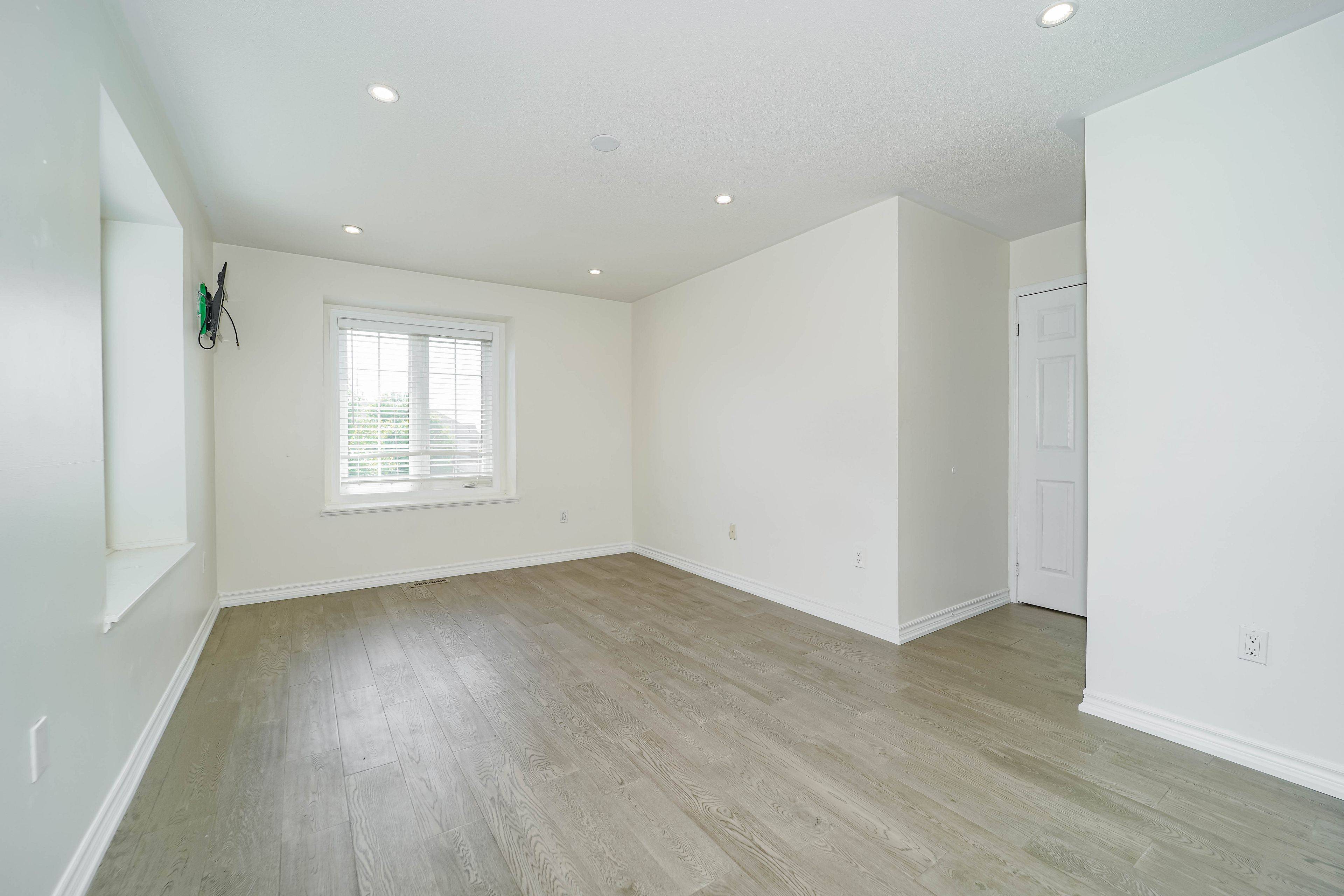 Whitby, ON L1P 1X1,95 Kirkland PL