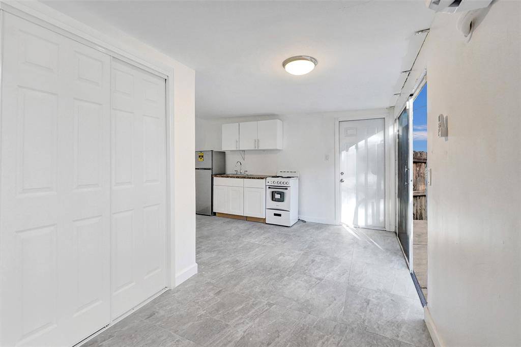 6524 Fletcher St, Hollywood, FL 33023