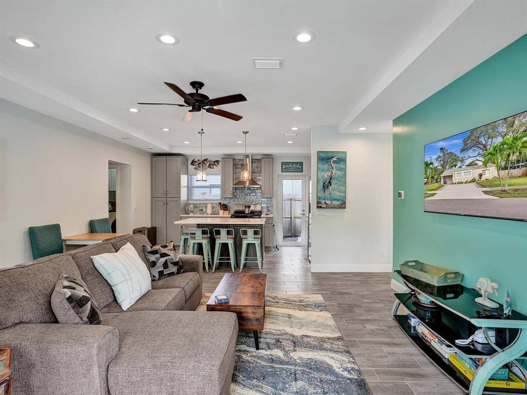 Fort Lauderdale, FL 33315,937 SW 17th St