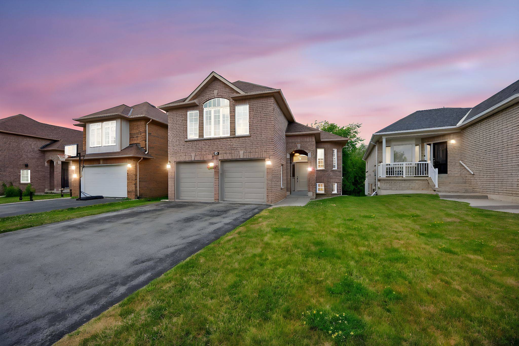 26 Woodhaven CRES, Richmond Hill, ON L4E 3T1
