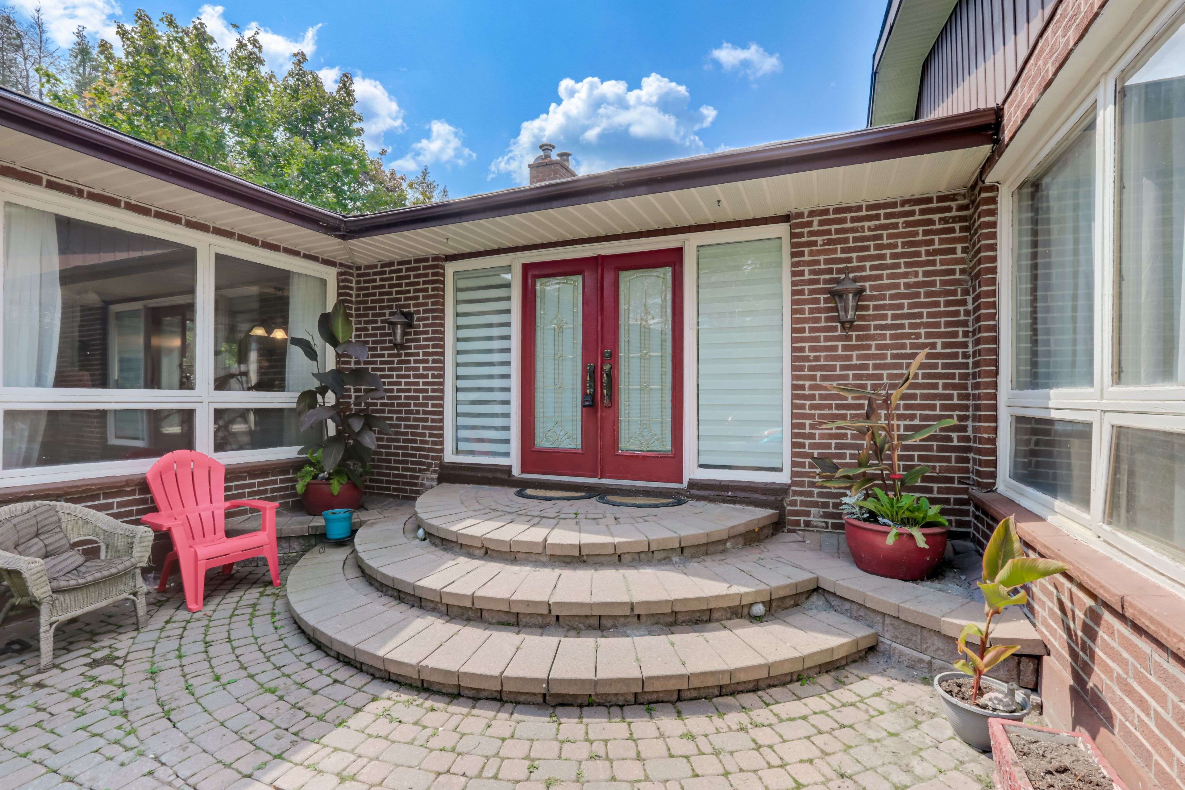 East Gwillimbury, ON L0G 1R0,22284 Kennedy RD