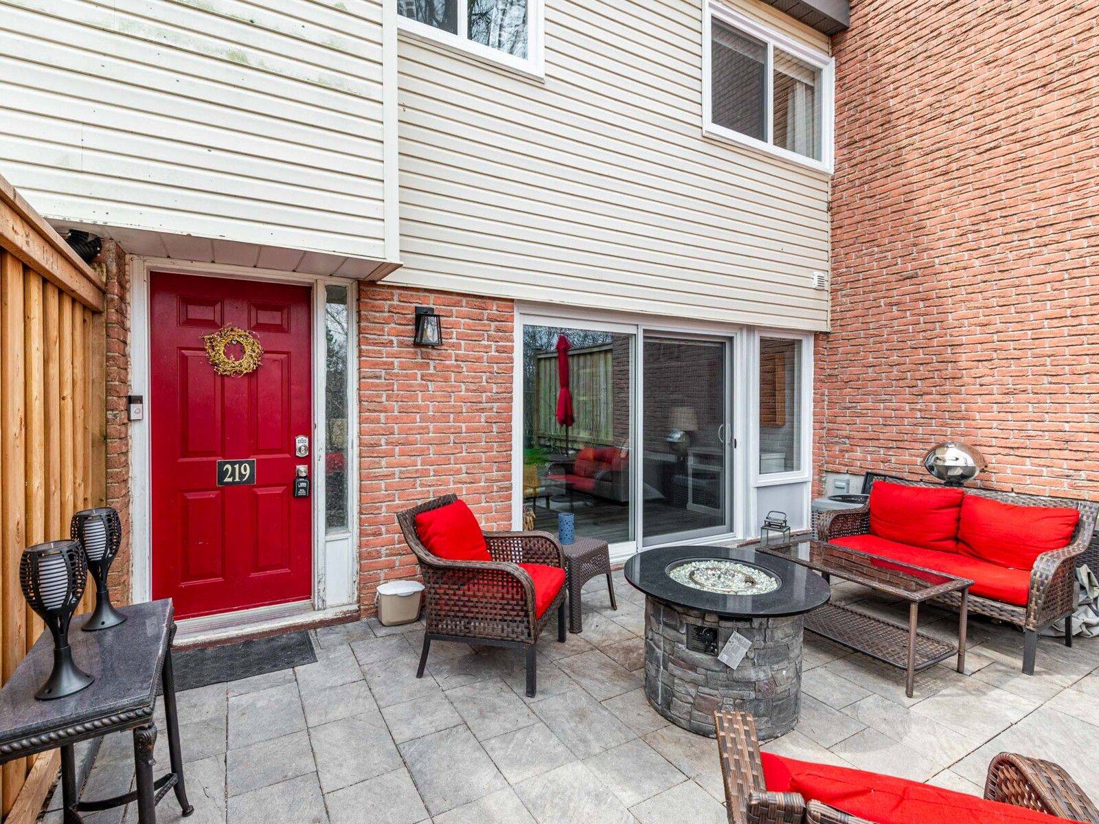 Aurora, ON L4G 3M2,219 Milestone CRES