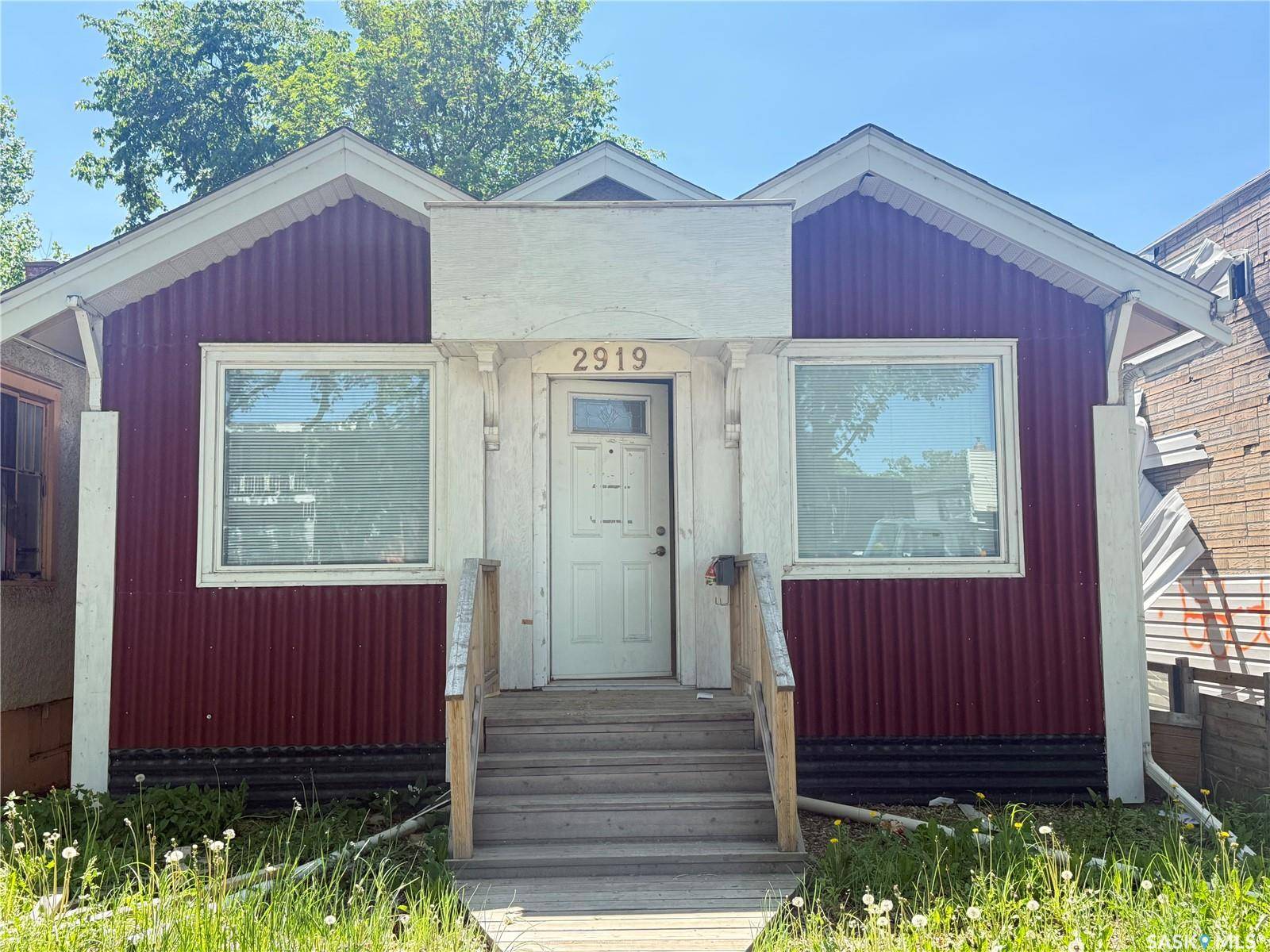 2919 Dewdney AVENUE, Regina, SK S4T 0Y1