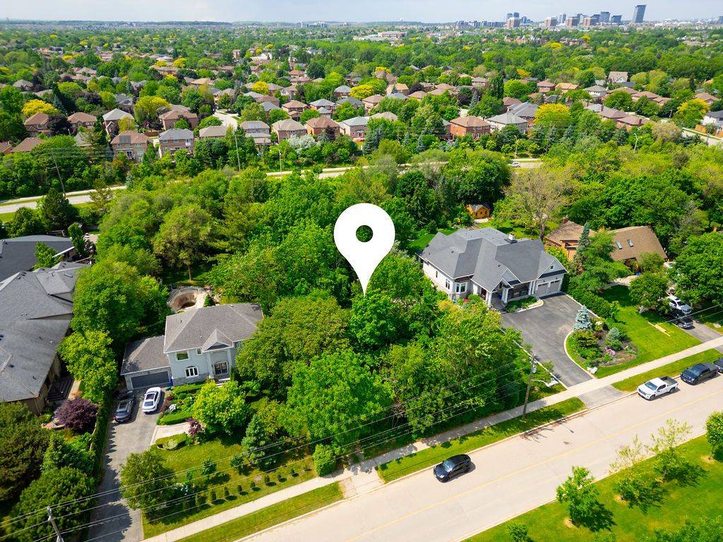 Oakville, ON L6H 1M2,183 Old Upper Middle RD
