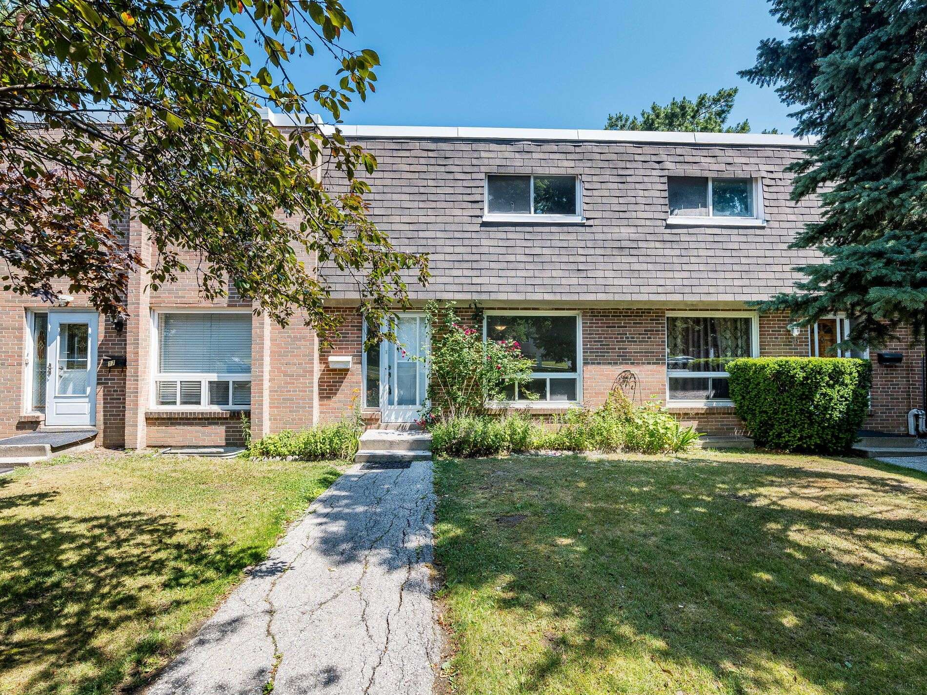1720 Albion RD #16, Toronto W10, ON M9V 1C1