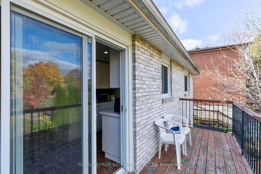 Mississauga, ON L4W 2E5,1737 Branchwood PARK #Main