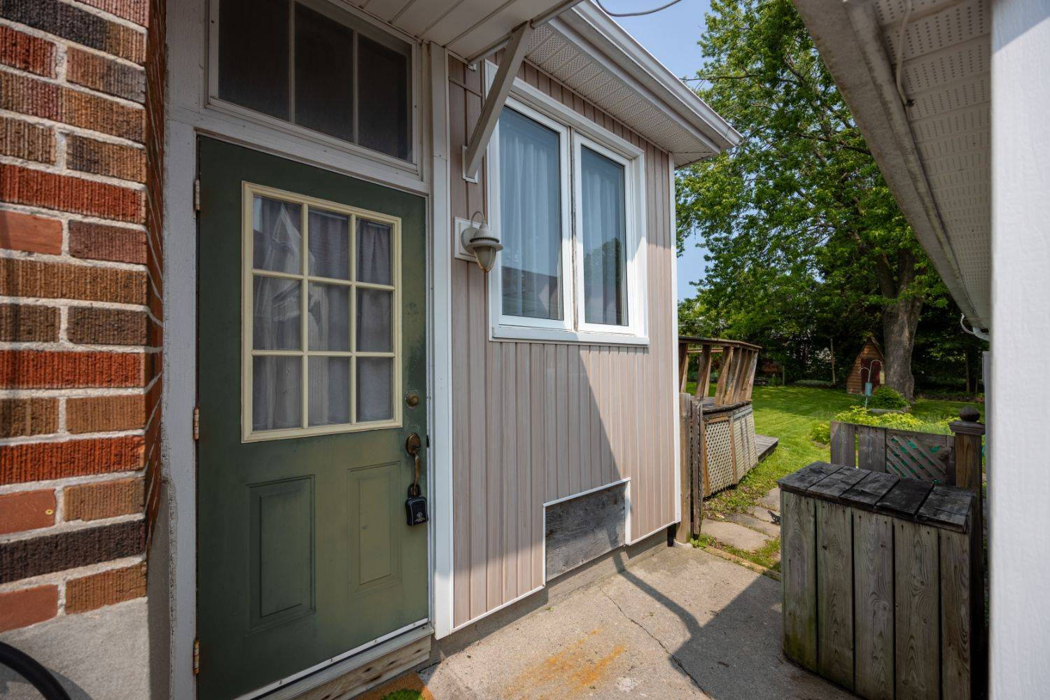 Peterborough Central, ON K9H 3C9,388 Dublin ST