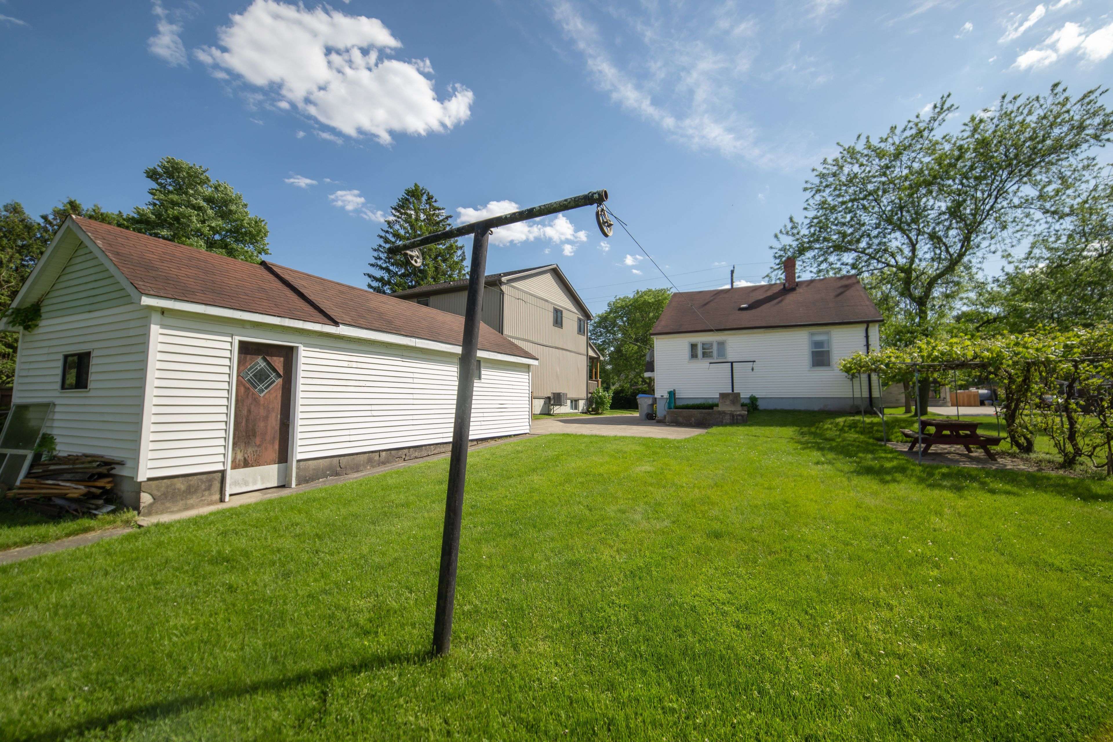 Strathroy-caradoc, ON N0L 1W0,22566 Adelaide ST N