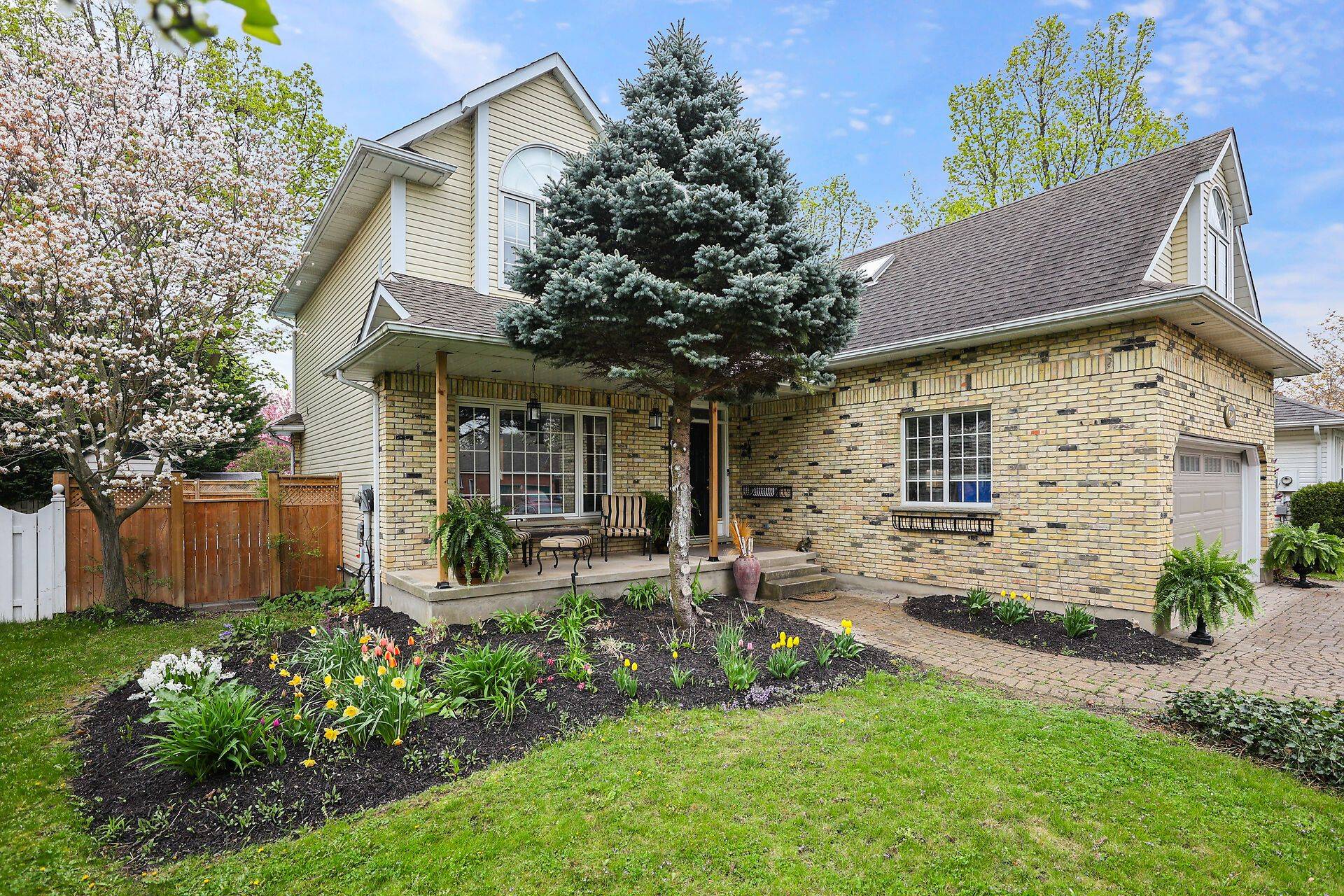 Niagara-on-the-lake, ON L0S 1J0,624 SIMCOE ST