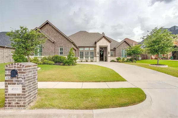 4532 Fairway View Drive, Fort Worth, TX 76008