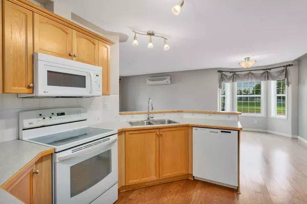Red Deer, AB T4N 3W3,3501 49 AVE #102