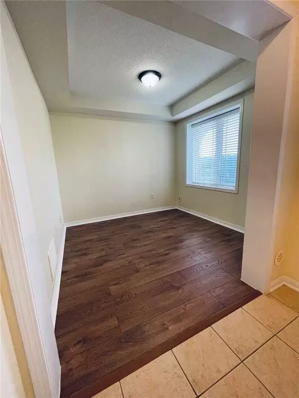 Brampton, ON L6W 0B1,50 Hillcrest AVE #10