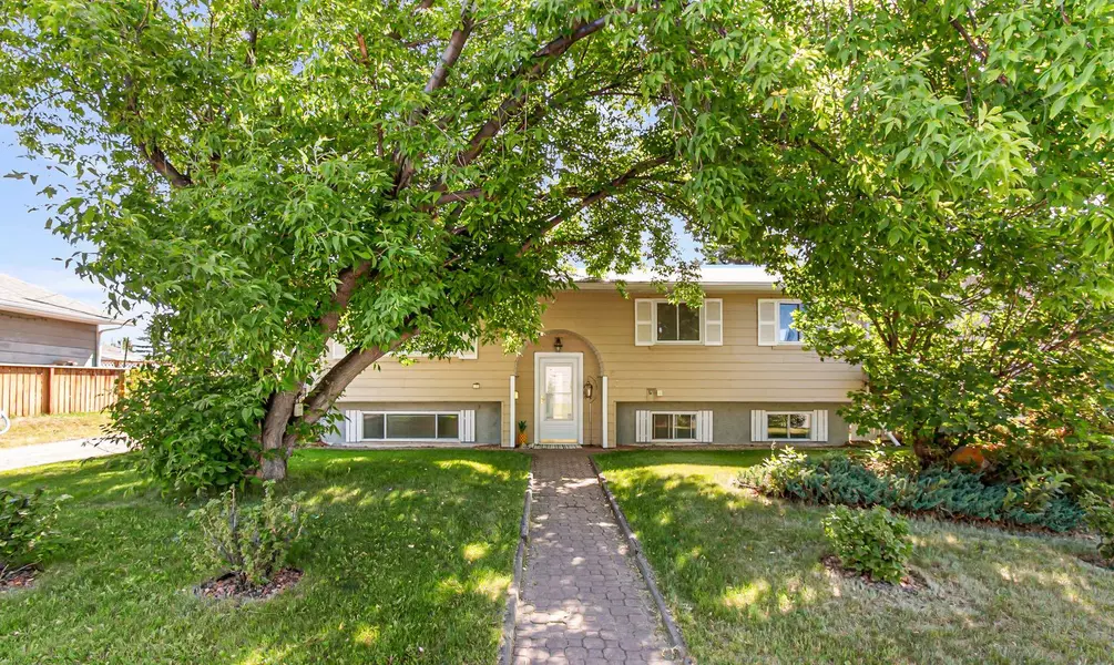 634 Macewan DR, Carstairs, AB T0M0N0