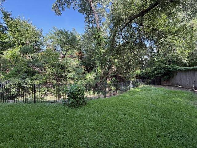 Dallas, TX 75243,9308 Greenville Avenue