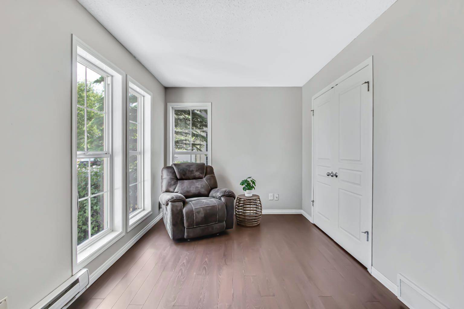 Calgary, AB t3m0m3,647 Auburn Bay BLVD Southeast