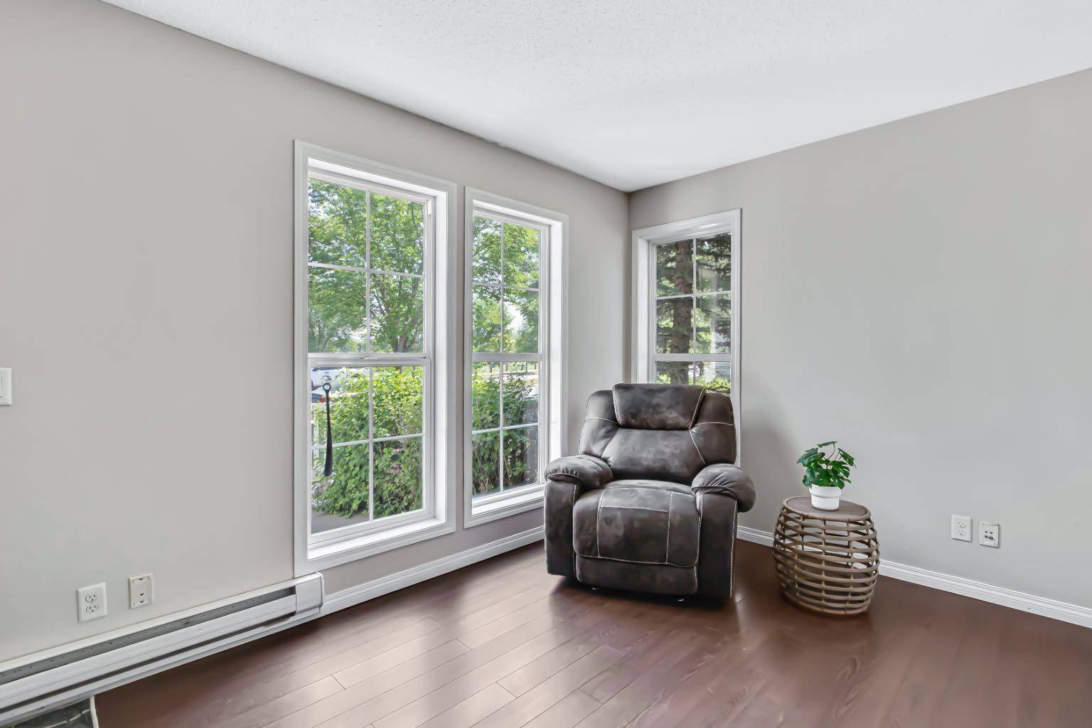 Calgary, AB t3m0m3,647 Auburn Bay BLVD Southeast