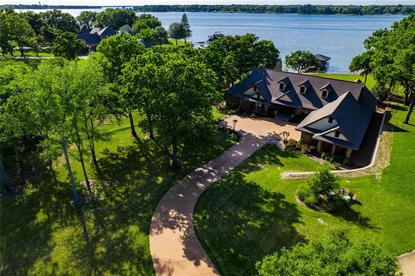 100 Lakeside Court, Malakoff, TX 75148