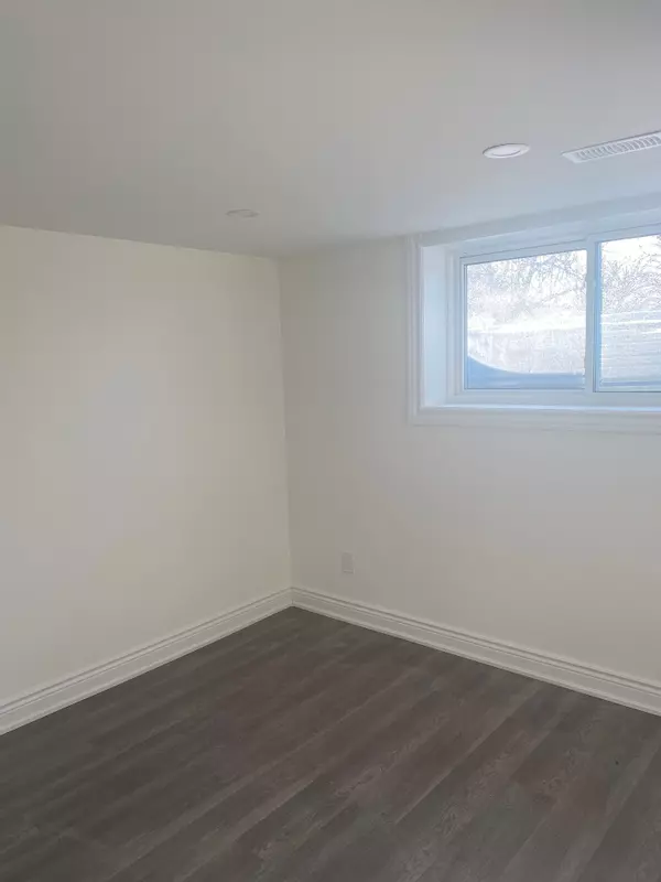Toronto C13, ON M3A 2N3,1 Filbert Gate #Bsmt