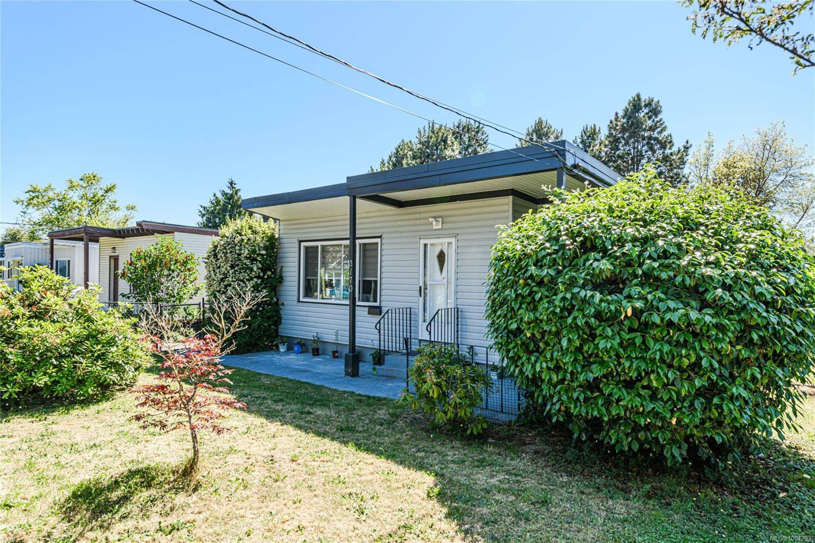 Victoria, BC V8X 1N8,3170 Alder St