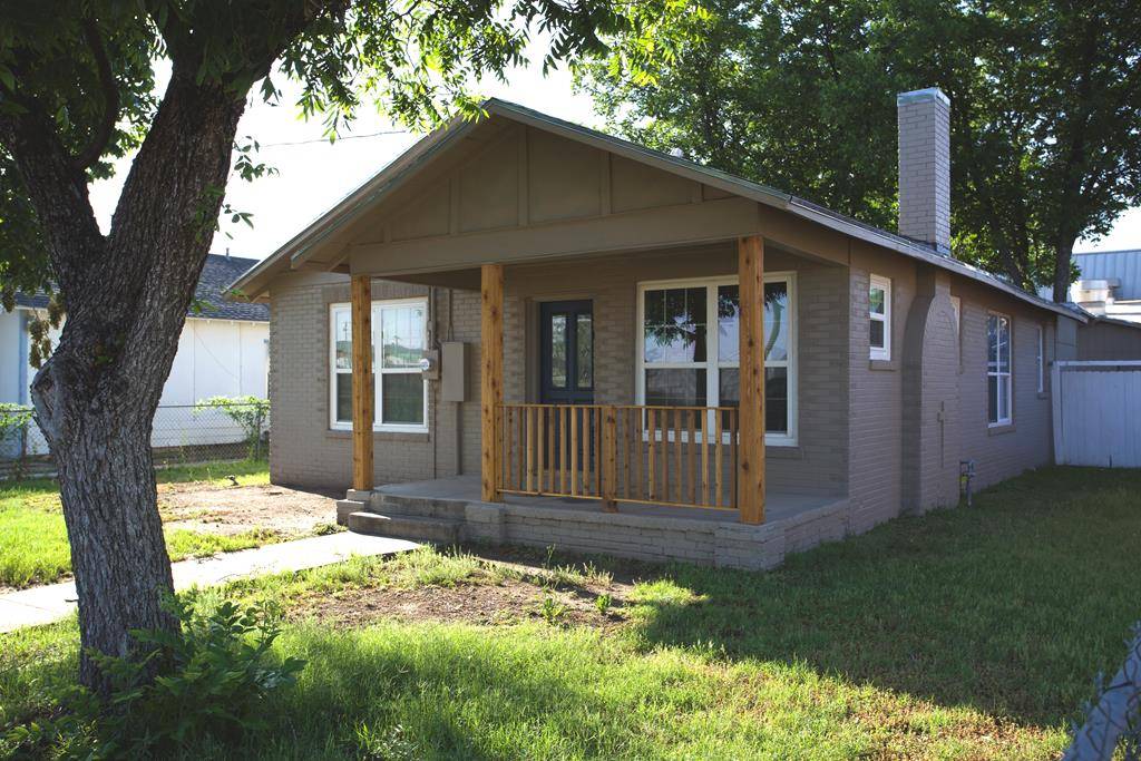 115 W 3rd St, San Angelo, TX 76903
