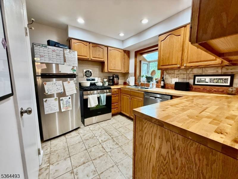 153 Valley Rd #1, Montclair Twp., NJ 07042