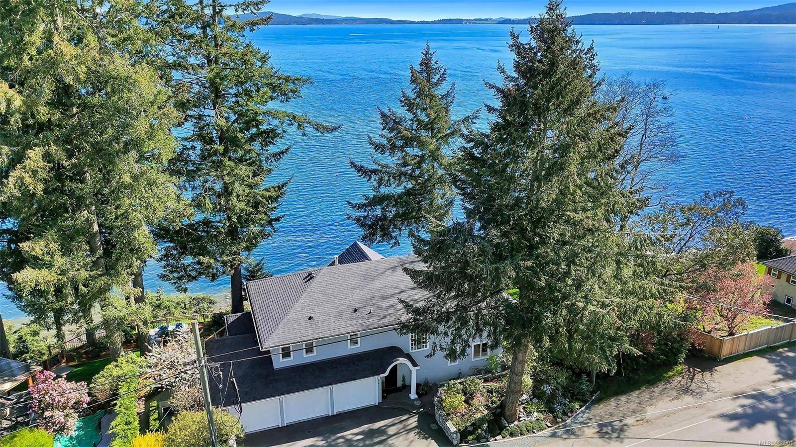 2401 Mill Bay Rd, Mill Bay, BC V8H 1B9