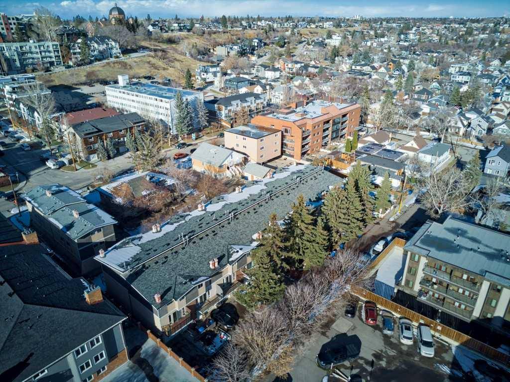 Calgary, AB T2E 0J9,643 4 AVE NE #22