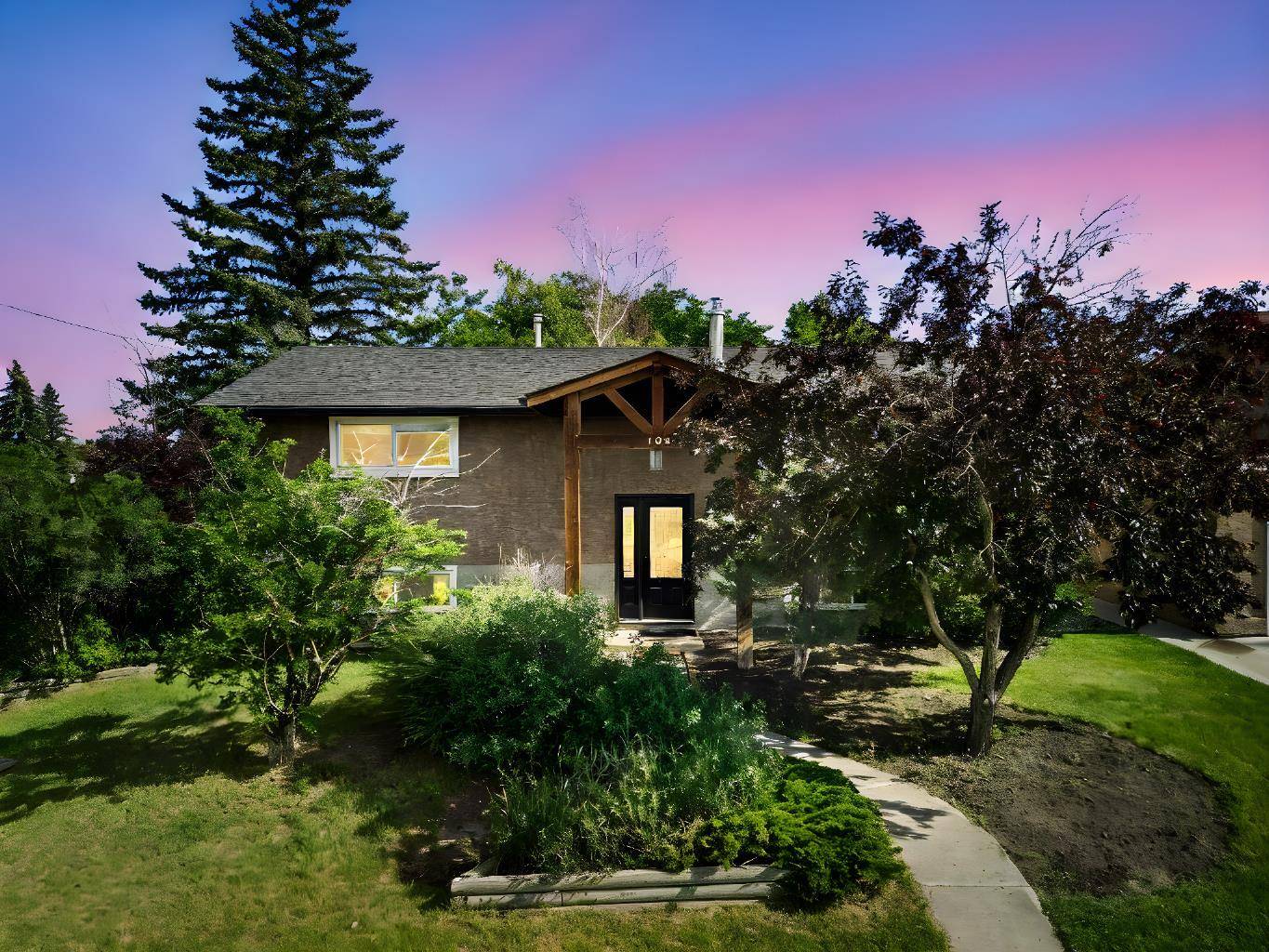 108 Jensen DR Northeast, Airdrie, AB T4B 1P7
