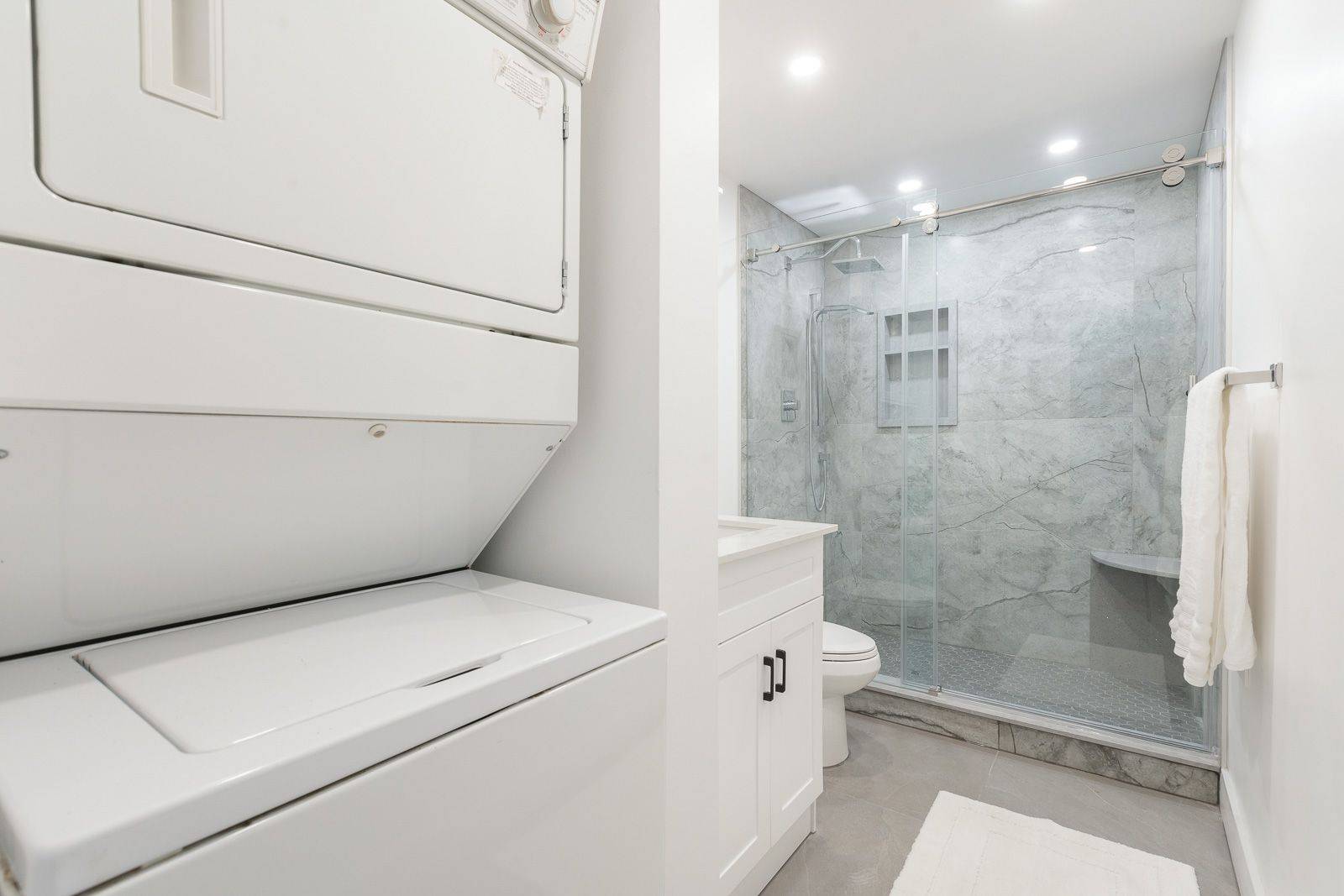 Toronto C01, ON M5T 3K7,160 Baldwin ST #507