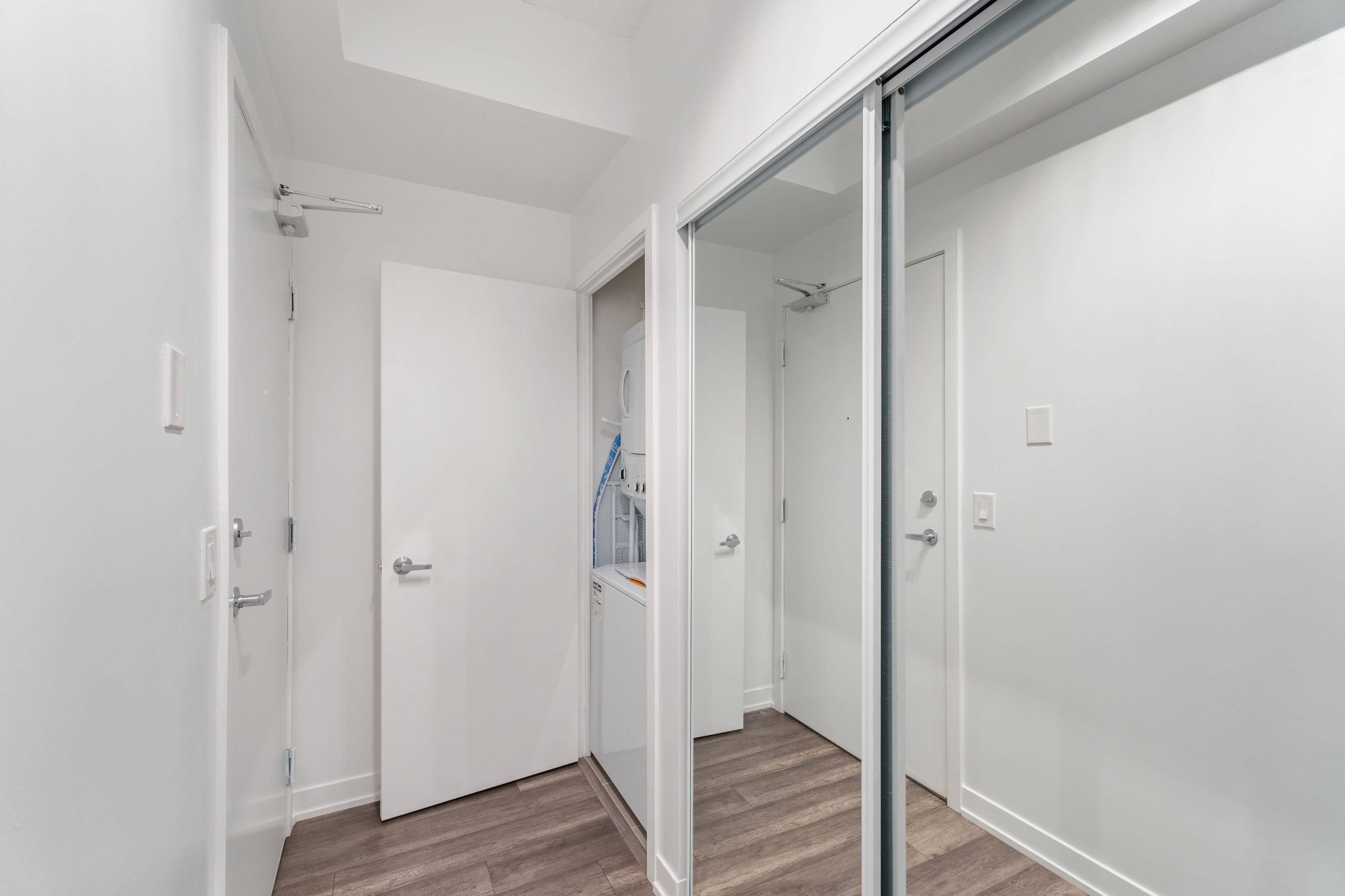 Toronto C15, ON M2K 0C7,18 Rean DR #222