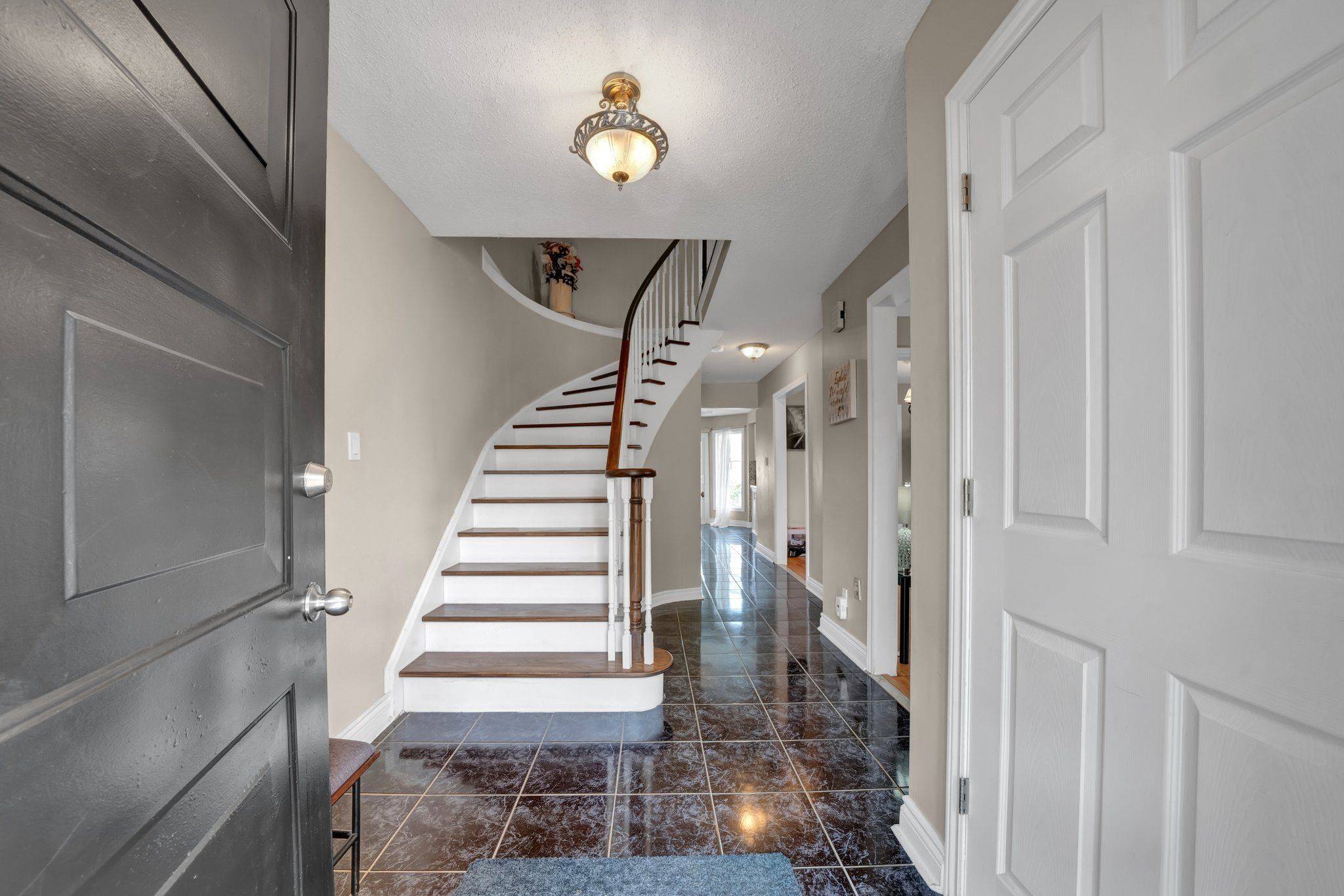 Oshawa, ON L1K 1T9,848 Attersley DR