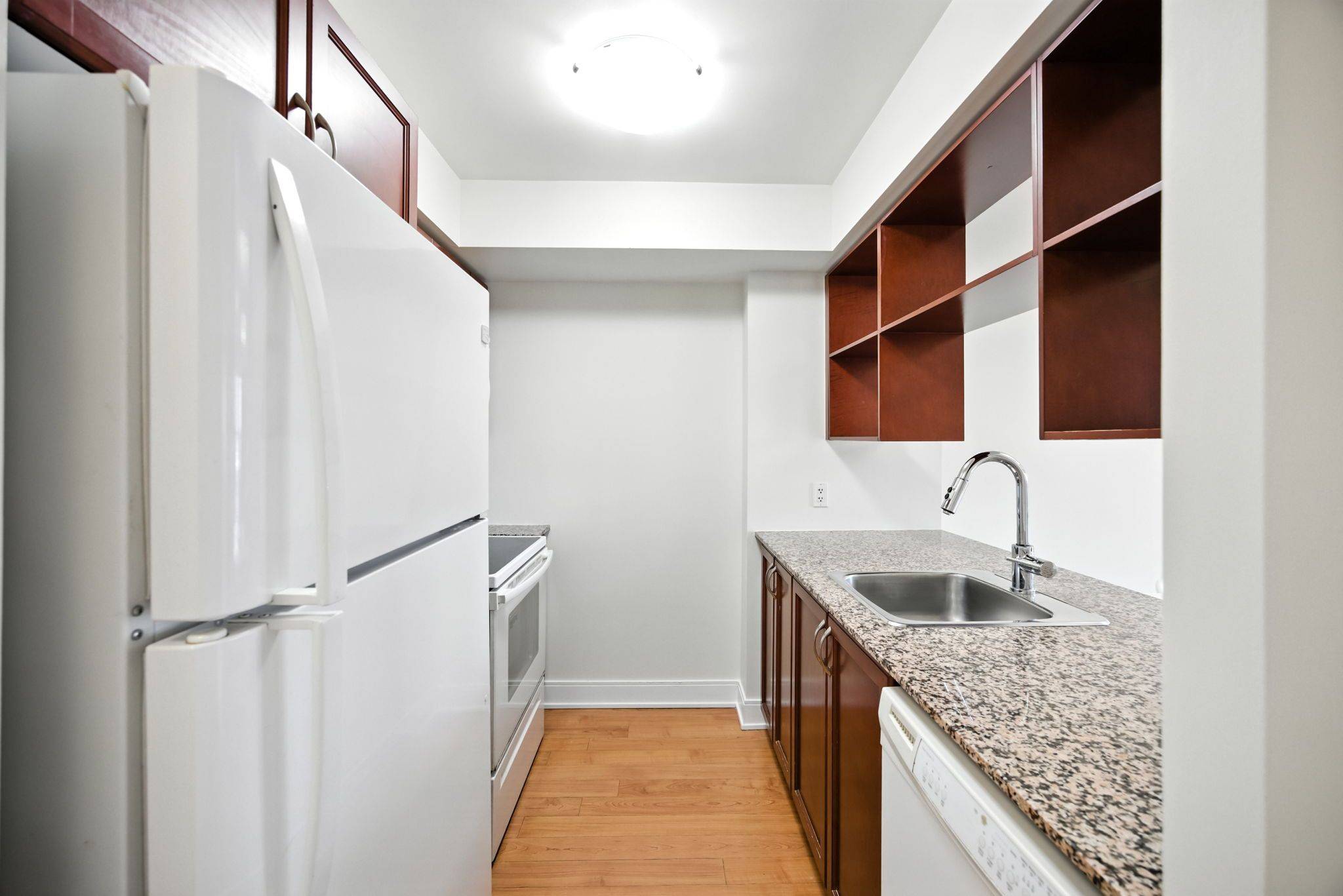 Toronto E07, ON M1S 0G4,135 Village Green SQ #822