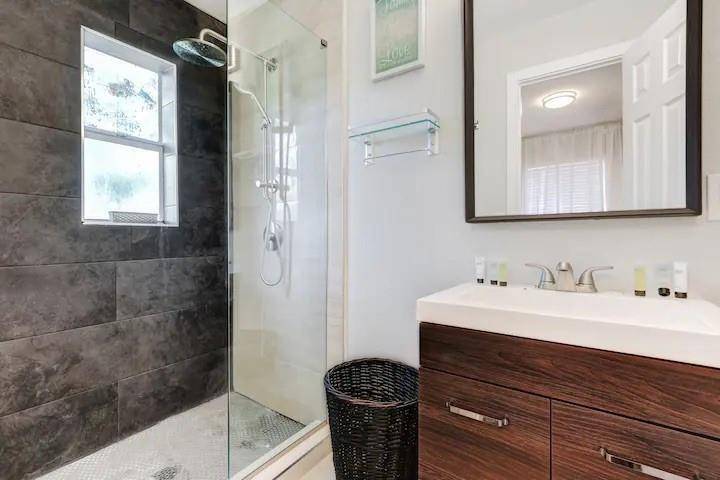 Deerfield Beach, FL 33441,74 NE 5th St