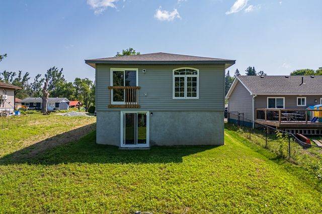 Severn, ON L0K 1G0,3382 Azcona AVE