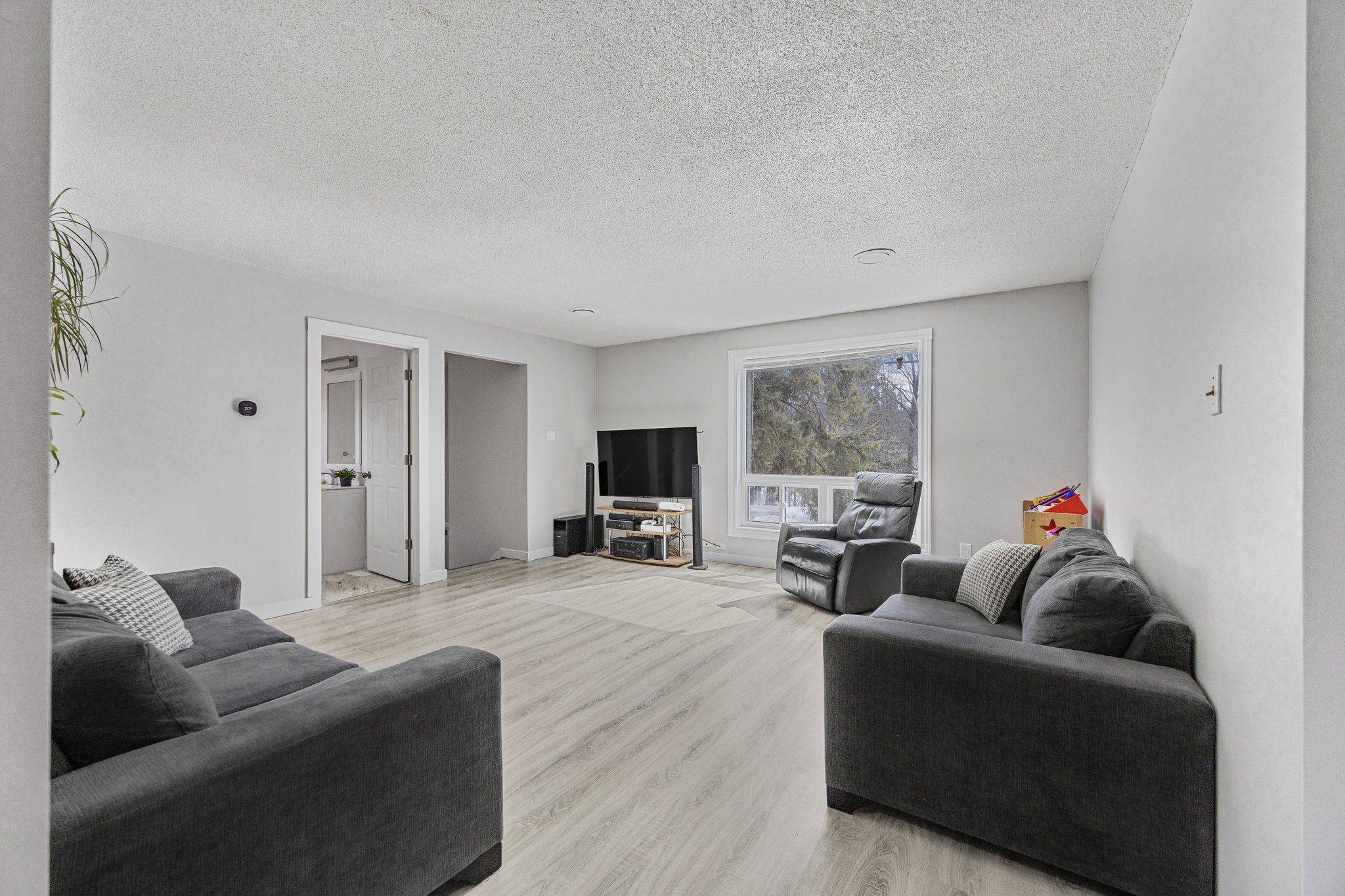 Tay, ON L0K 2A0,66 Vents Beach RD #Upper
