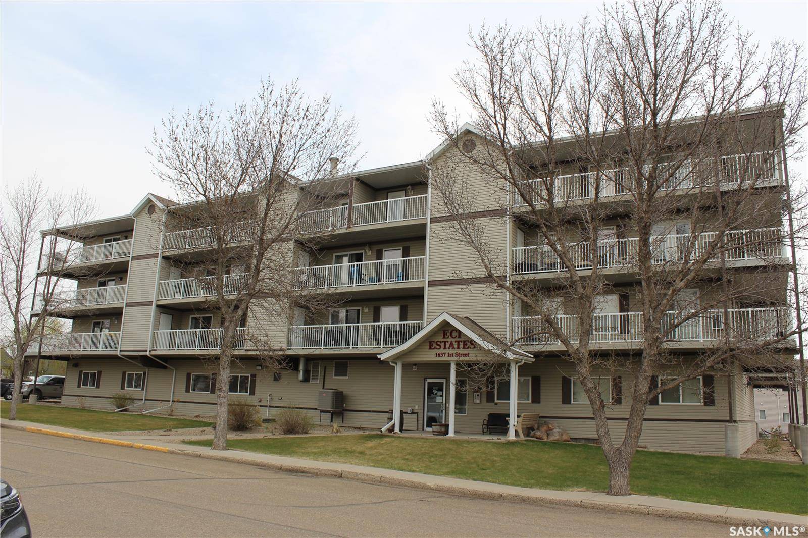 1637 First STREET #206, Estevan, SK S4A 2X4